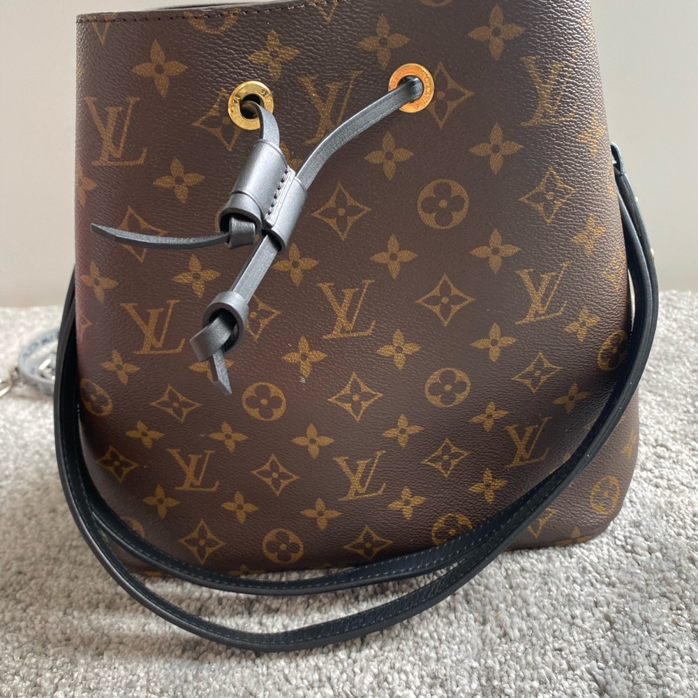 COPY - Louis Vuitton Neonoe MM bucket bag